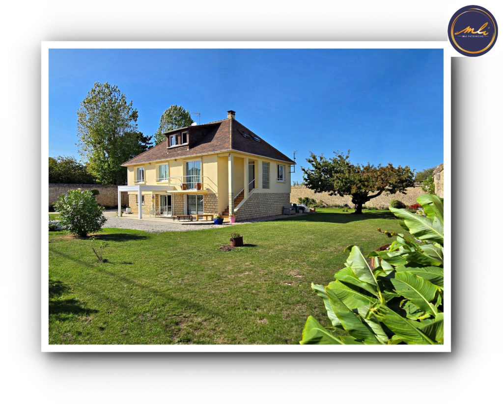 Grande maison familiale divisible en 2 logements- 5 chambres-600 mètres de la mer- Garage à bateau