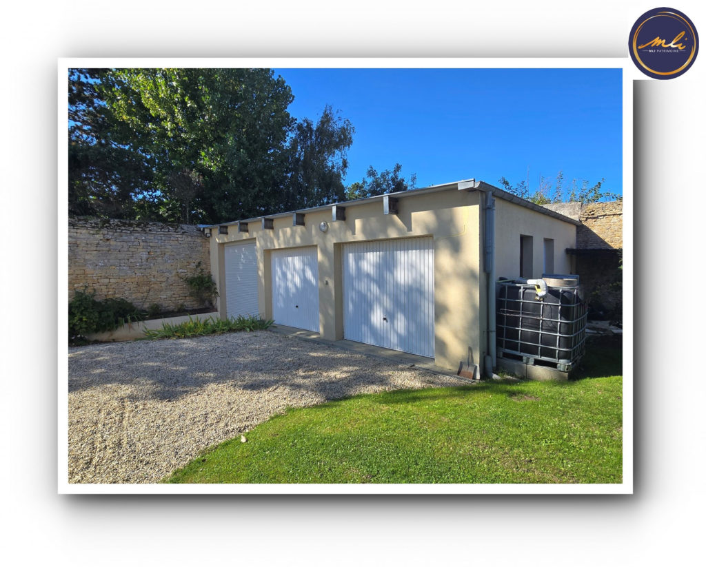 Grande maison familiale divisible en 2 logements- 5 chambres-600 mètres de la mer- Garage à bateau