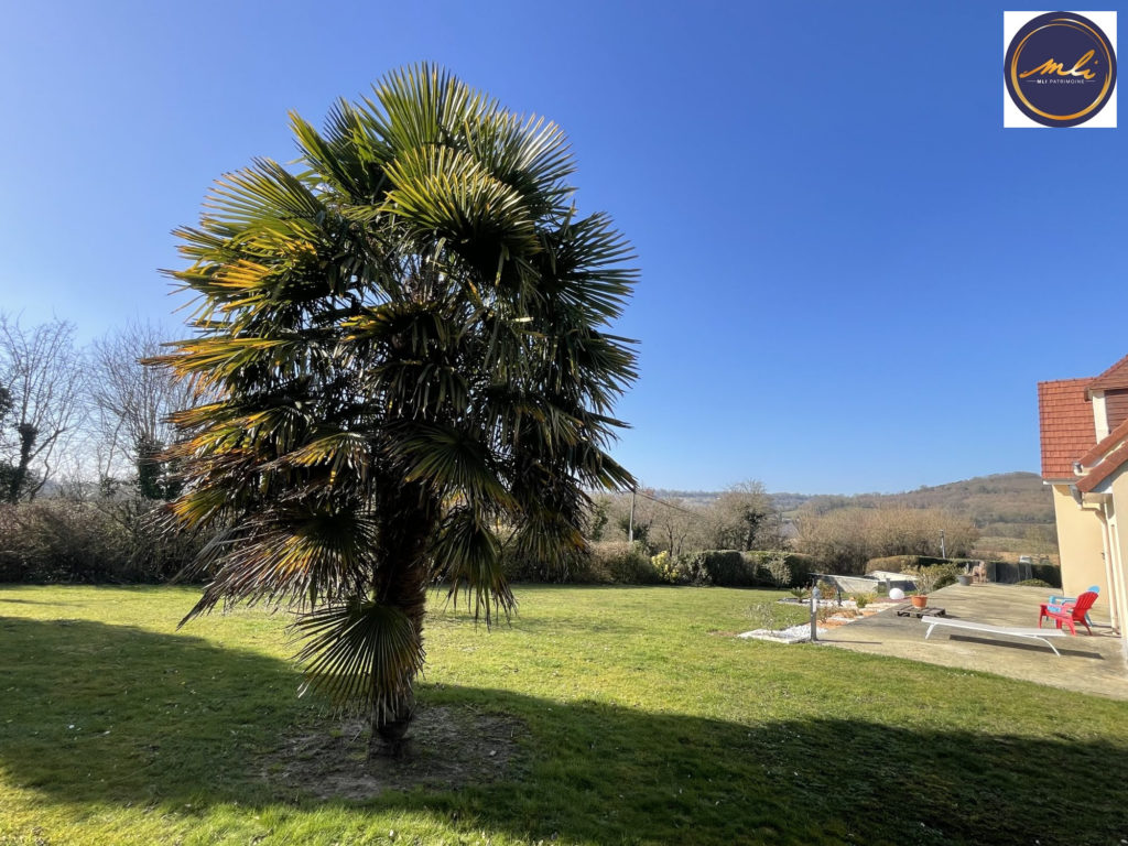 MAISON 5 CHAMBRES DANS LE PAYS D AUGE- Terrain 5000 m2- 15mn de la mer et de Cabourg