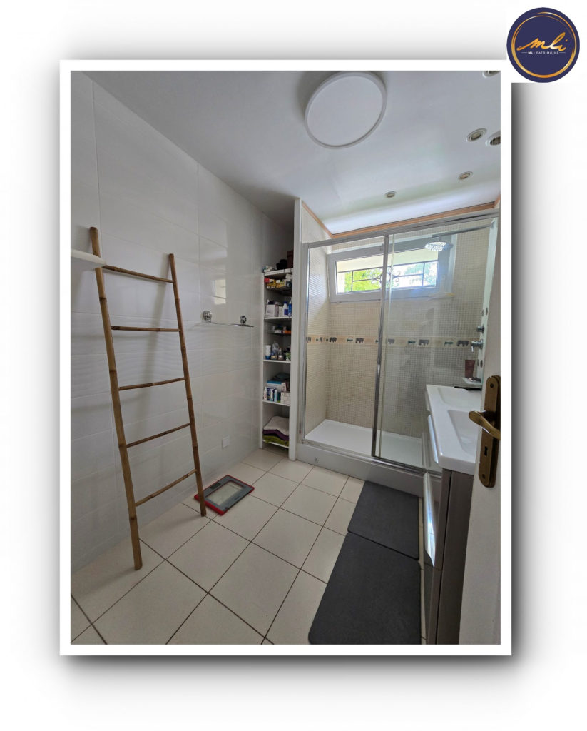 Entre Caen & la mer-Maison avec vie de plain-pied- 4 chambres et jardin