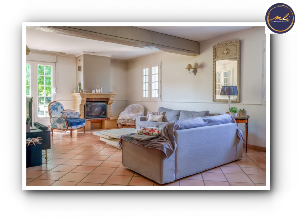 Maison avec vie de plain-pied + étage + sous/sol- 5 Chambres et jardin à 10 km de Tours.