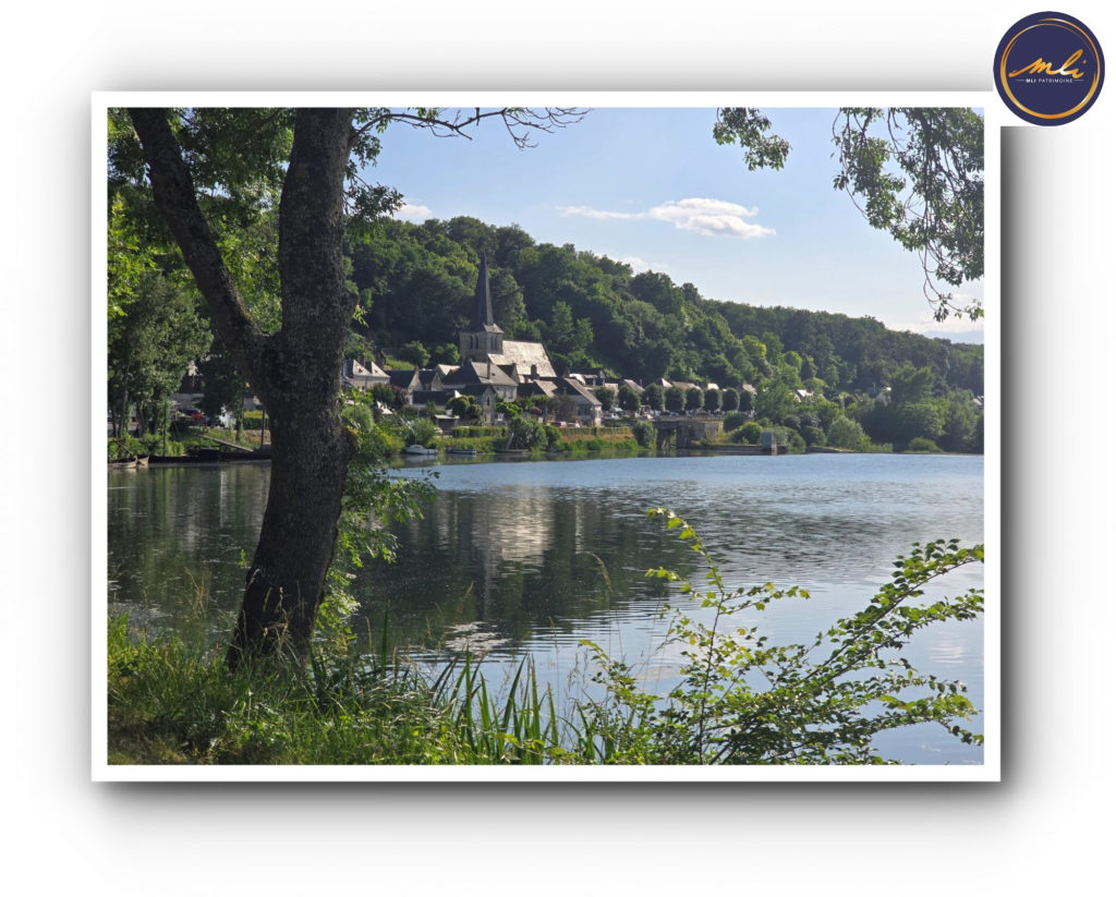 Maison avec vie de plain-pied + étage + sous/sol- 5 Chambres et jardin à 10 km de Tours.