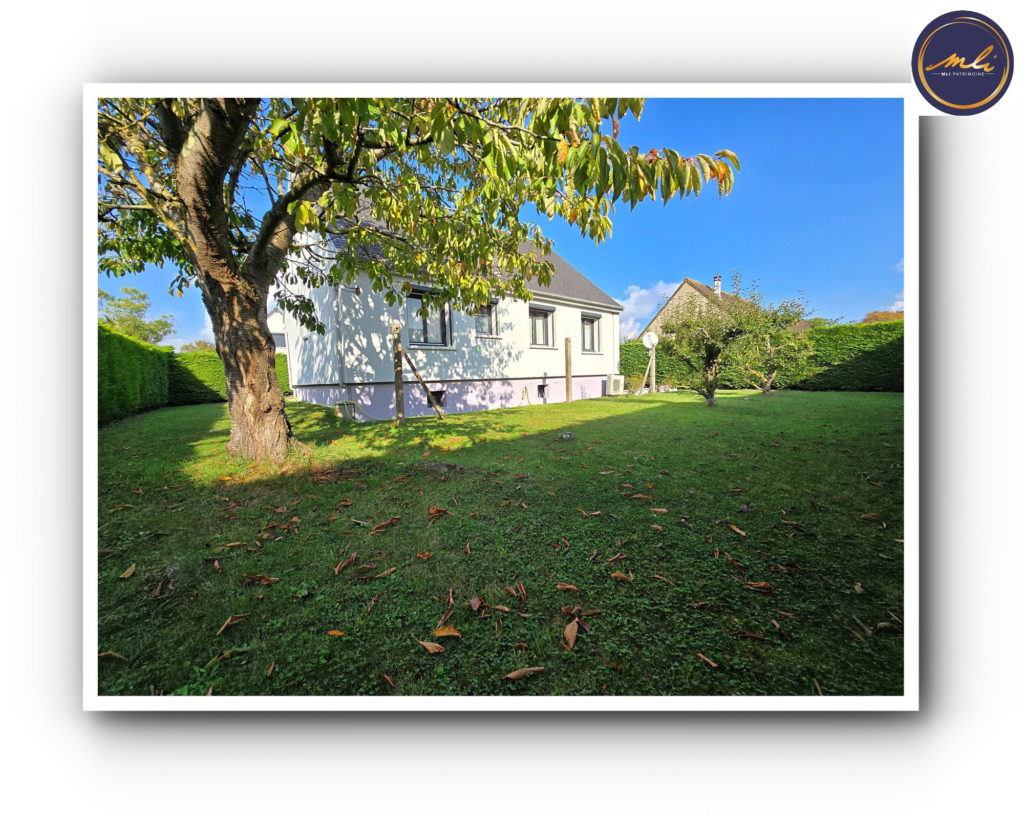 500 mètres de la MER -Maison de plain-pied- 2 chambres + sous/sol + grenier et jardin