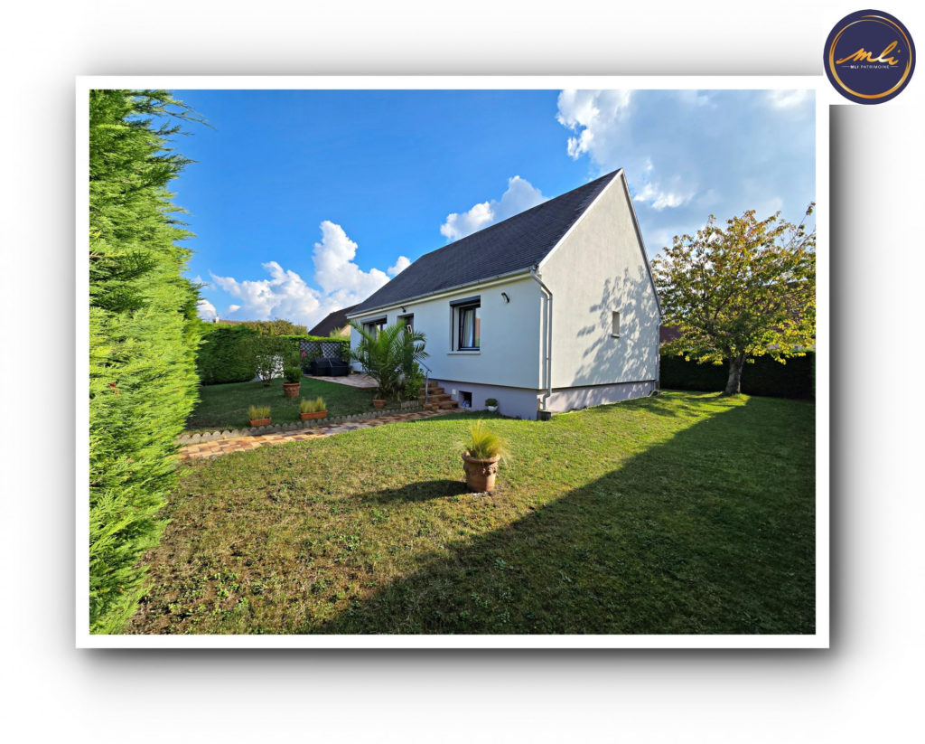 500 mètres de la MER -Maison de plain-pied- 2 chambres + sous/sol + grenier et jardin