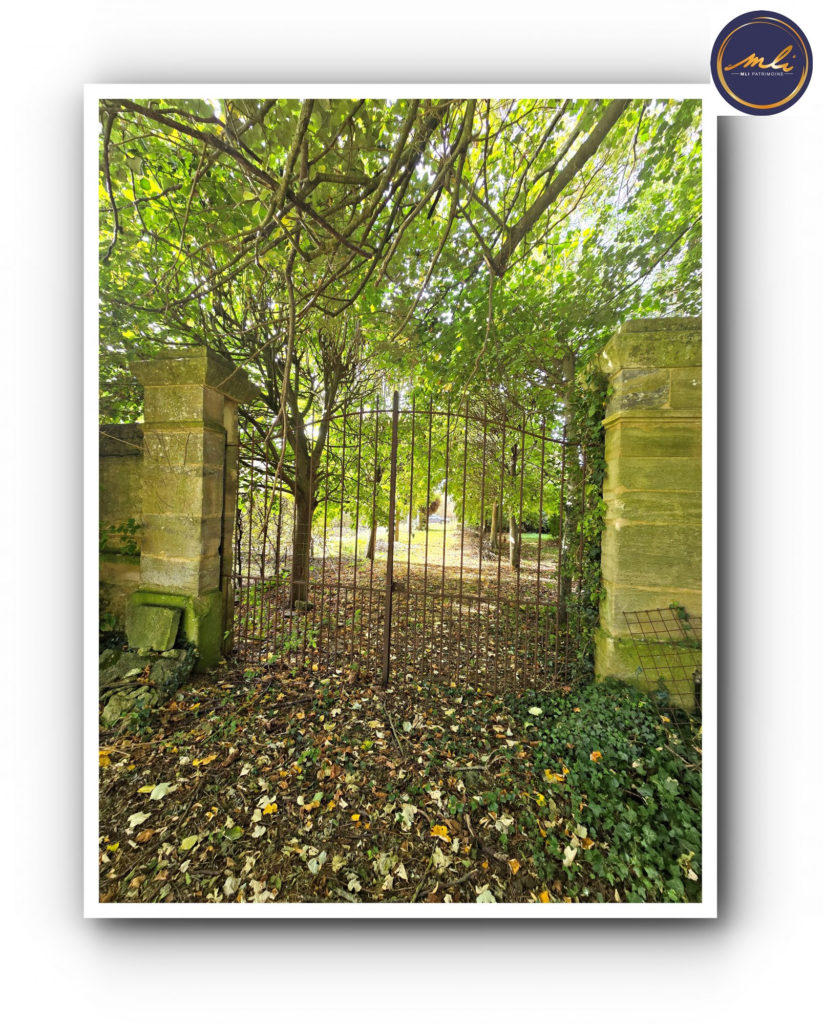 10 minutes de la MER -Ensemble immobilier avec MANOIR, maison annexe , grange et prairie