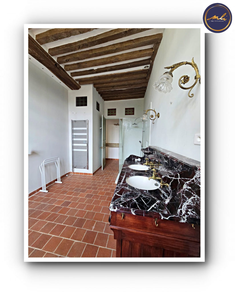 10 minutes de la MER -Ensemble immobilier avec MANOIR, maison annexe , grange et prairie