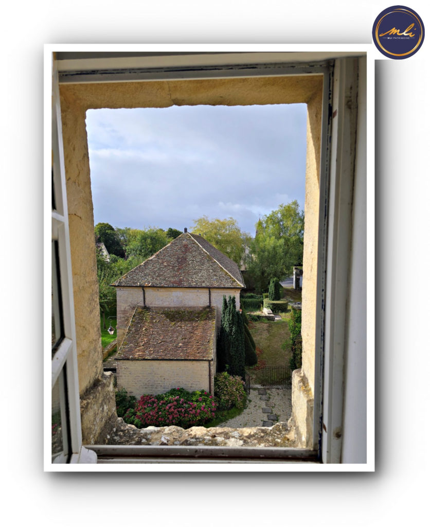 10 minutes de la MER -Ensemble immobilier avec MANOIR, maison annexe , grange et prairie