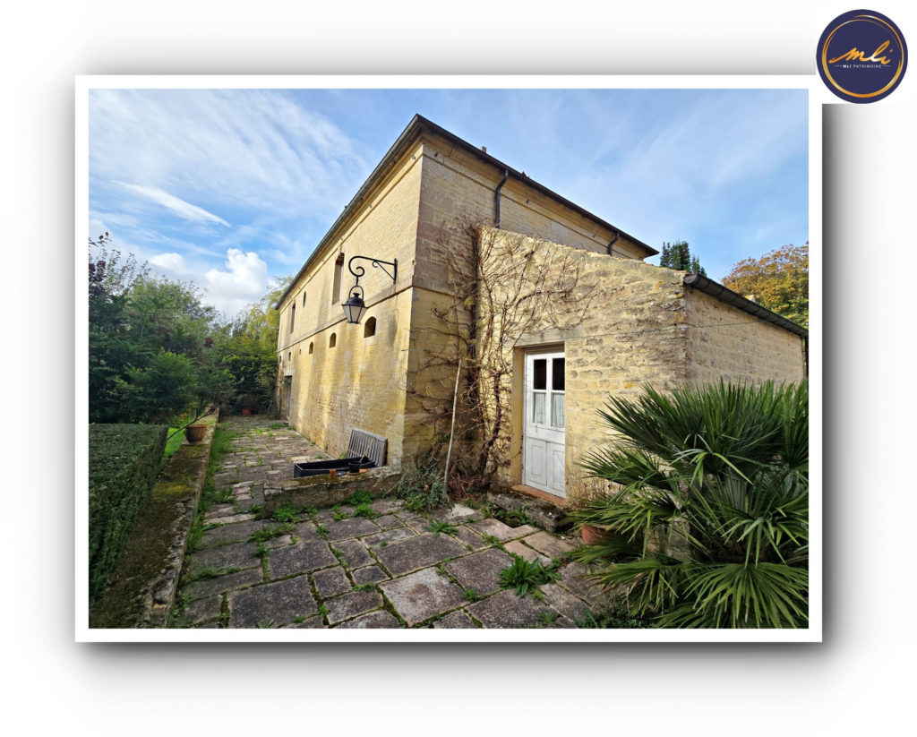 10 minutes de la MER -Ensemble immobilier avec MANOIR, maison annexe , grange et prairie