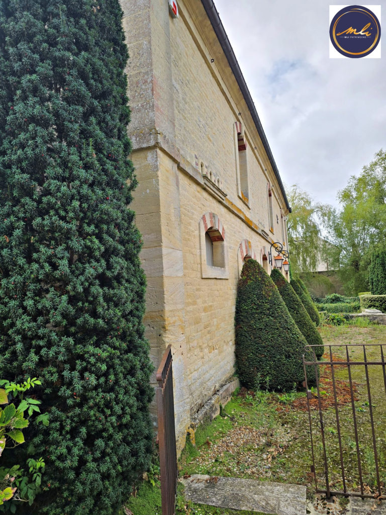 10 minutes de la MER -Ensemble immobilier avec MANOIR, maison annexe , grange et prairie