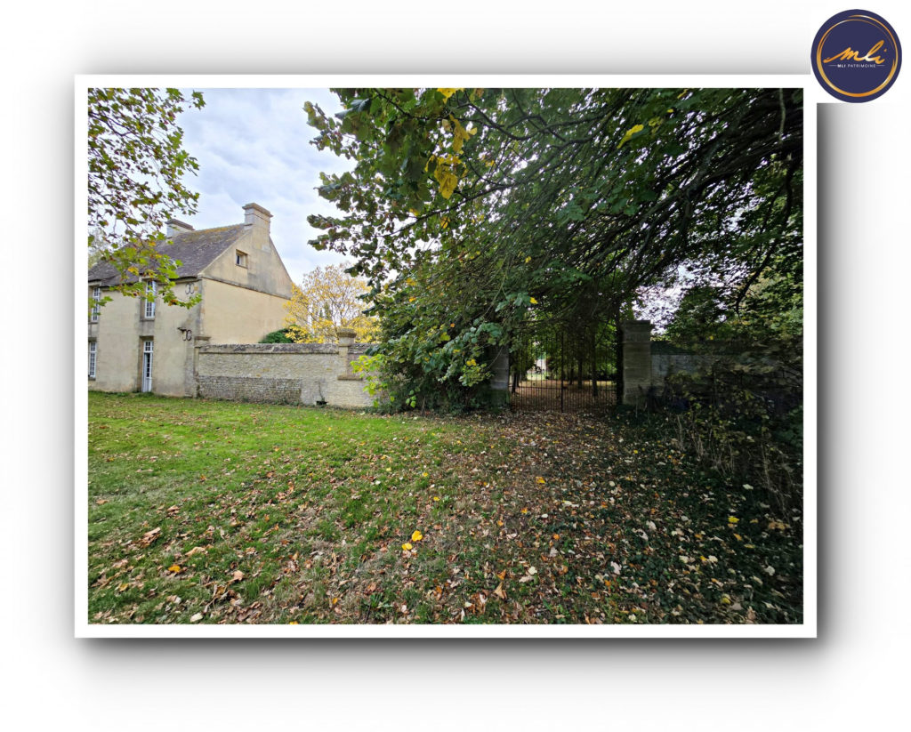 10 minutes de la MER -Ensemble immobilier avec MANOIR, maison annexe , grange et prairie