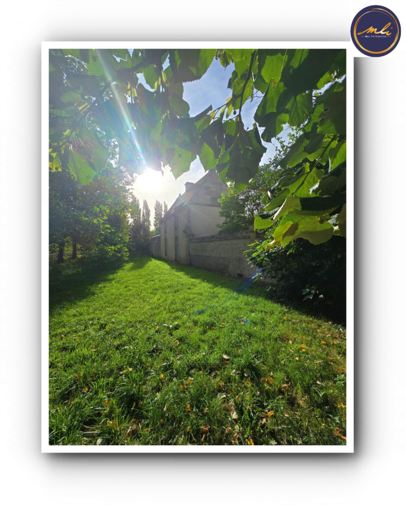 10 minutes de la MER -Ensemble immobilier avec MANOIR, maison annexe , grange et prairie