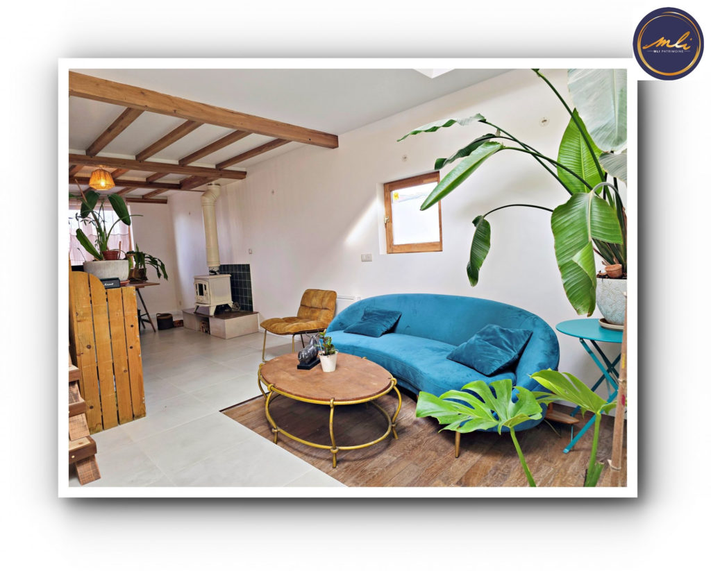 Ensemble immobilier avec MAISON VIE DE PLAIN-PIED + HANGAR & parcelle constructible- à 180 mètres de Port Guillaume