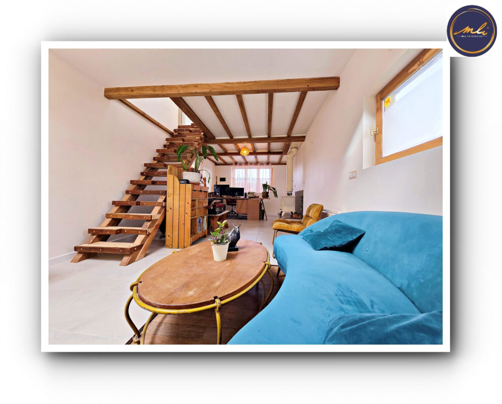 Ensemble immobilier avec MAISON VIE DE PLAIN-PIED + HANGAR & parcelle constructible- à 180 mètres de Port Guillaume