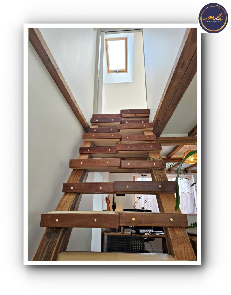 Ensemble immobilier avec MAISON VIE DE PLAIN-PIED + HANGAR & parcelle constructible- à 180 mètres de Port Guillaume