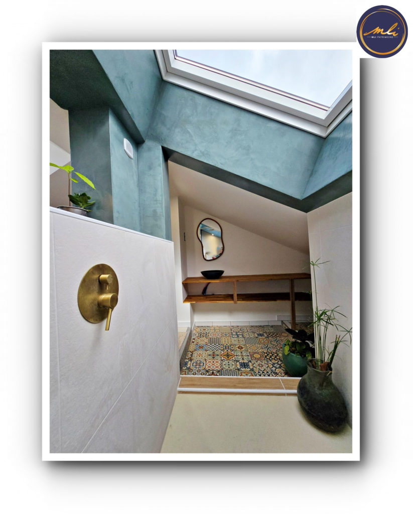 Ensemble immobilier avec MAISON VIE DE PLAIN-PIED + HANGAR & parcelle constructible- à 180 mètres de Port Guillaume