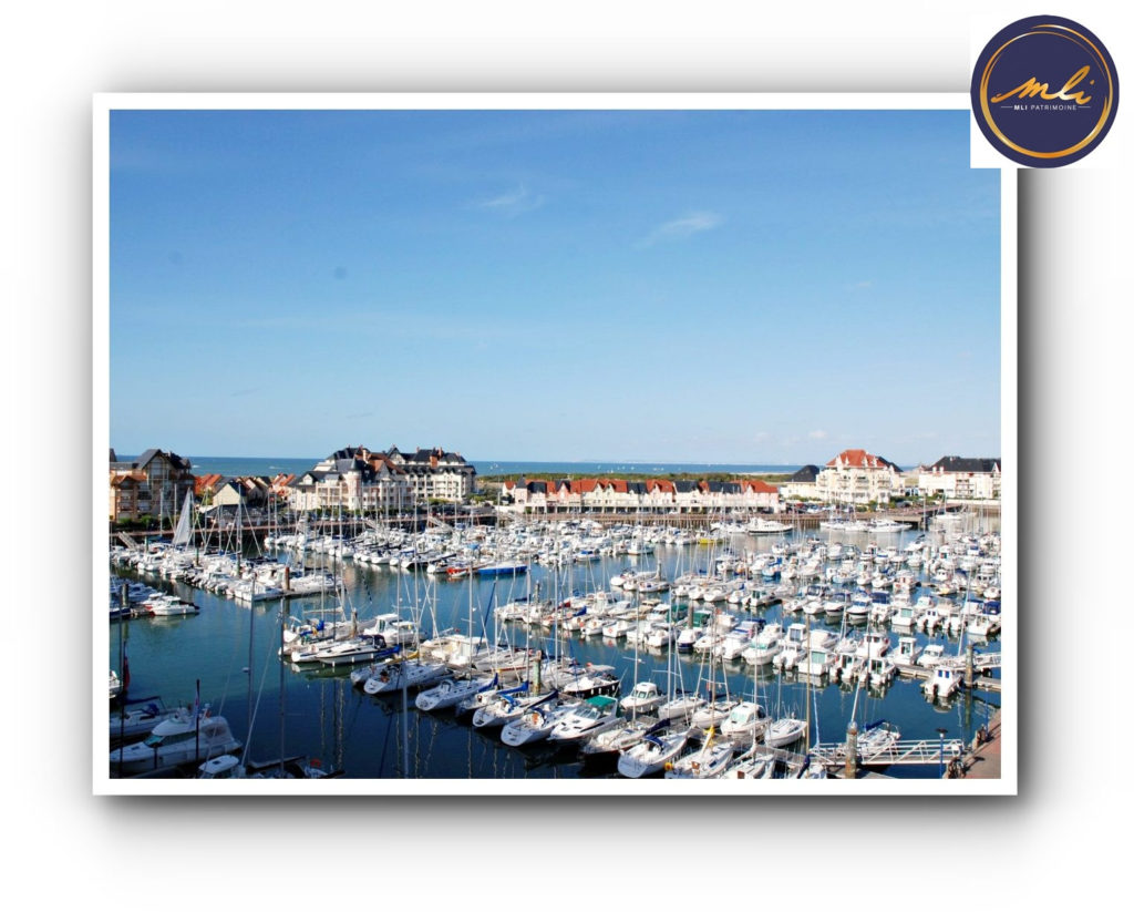 Ensemble immobilier avec MAISON VIE DE PLAIN-PIED + HANGAR & parcelle constructible- à 180 mètres de Port Guillaume