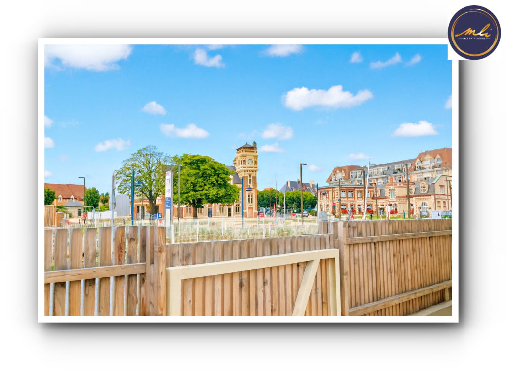 Ensemble immobilier avec MAISON VIE DE PLAIN-PIED + HANGAR & parcelle constructible- à 180 mètres de Port Guillaume