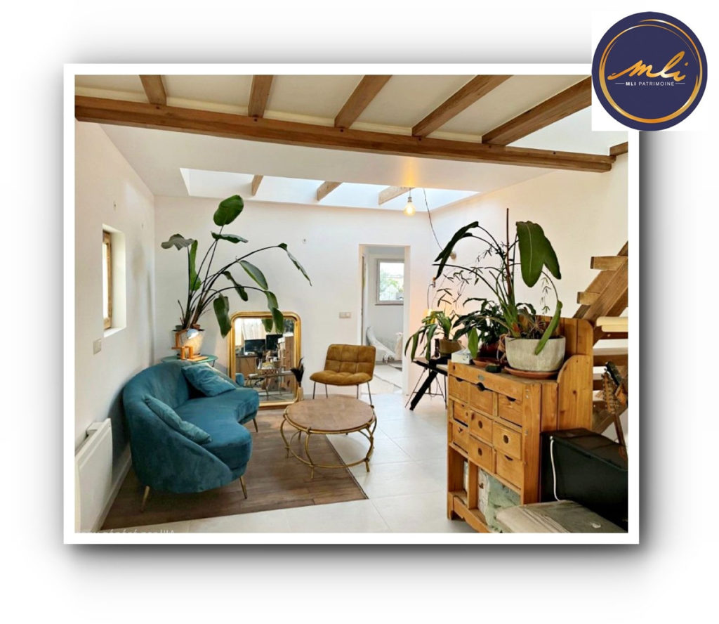 Ensemble immobilier avec MAISON VIE DE PLAIN-PIED + HANGAR & parcelle constructible- à 180 mètres de Port Guillaume