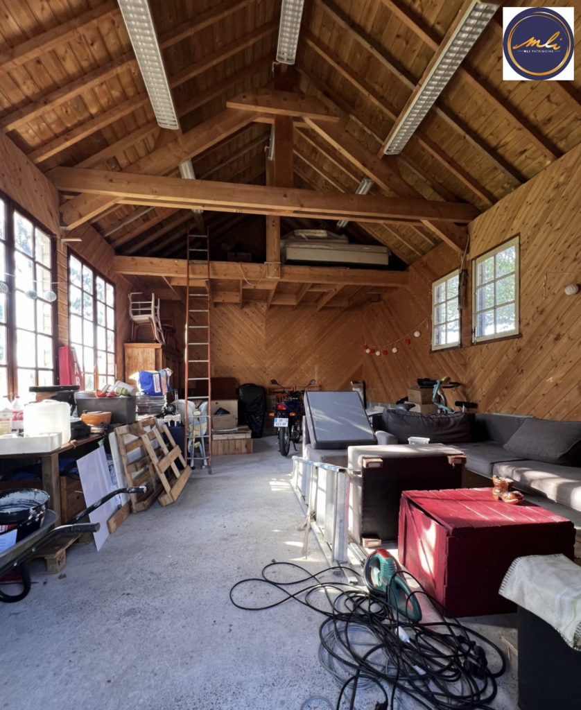 Maison 5 chambres avec sous/sol- Garage à bateaux