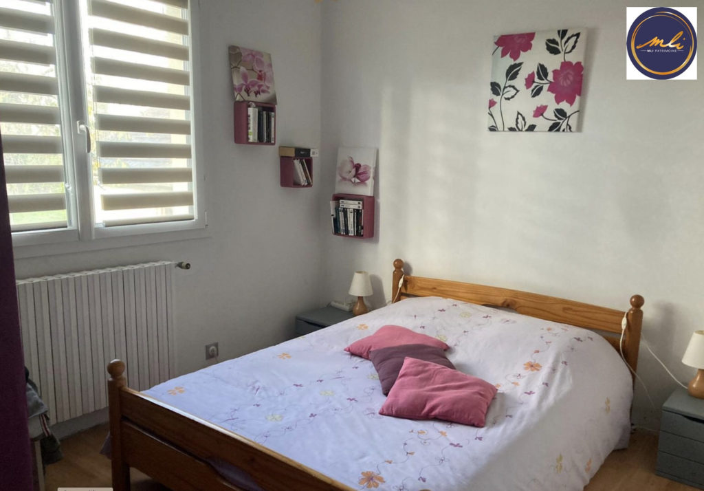 Maison 5 chambres avec sous/sol- Garage à bateaux