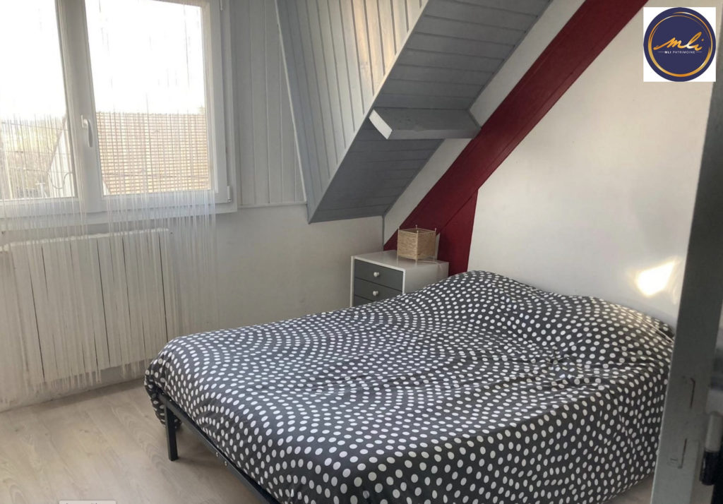 Maison 5 chambres avec sous/sol- Garage à bateaux