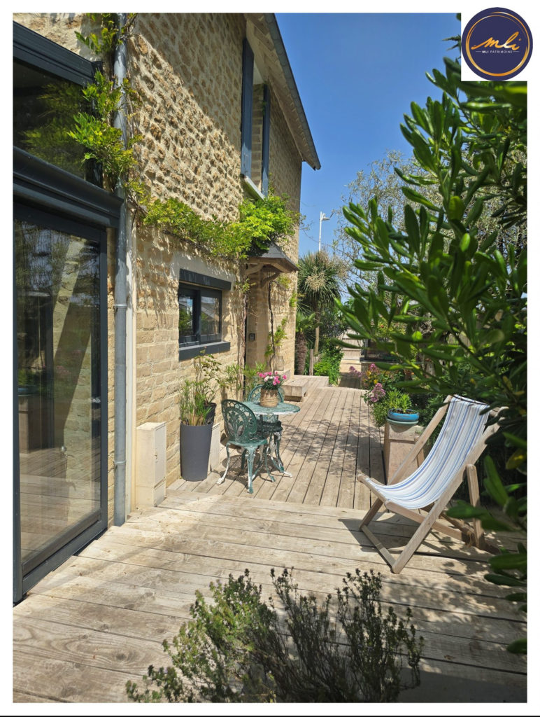 A 100 mètres de la MER- Villa de CHARME en Pierre-4/5 Chambres et Jardin / Grenier- 2h30 de Paris