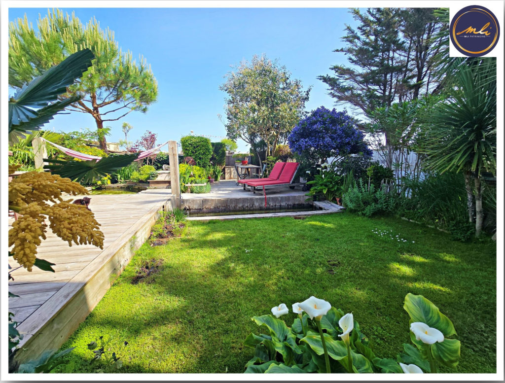 A 100 mètres de la MER- Villa de CHARME en Pierre-4/5 Chambres et Jardin / Grenier- 2h30 de Paris