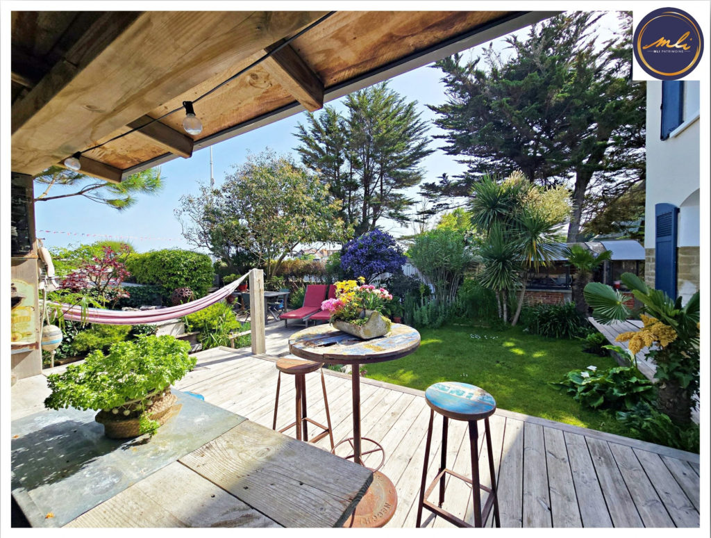 A 100 mètres de la MER- Villa de CHARME en Pierre-4/5 Chambres et Jardin / Grenier- 2h30 de Paris