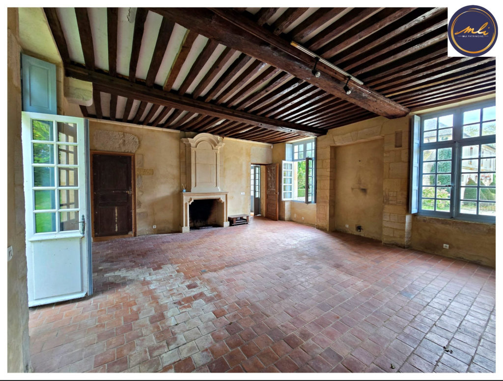 10 minutes de la MER -Ensemble immobilier A RENOVER avec MANOIR, maison annexe , grange et prairie
