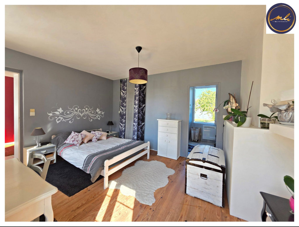 Entre CAEN et La MER- Maison de CARACTERE / 4 chambres – avec DEPENDANCES et revenus locatifs