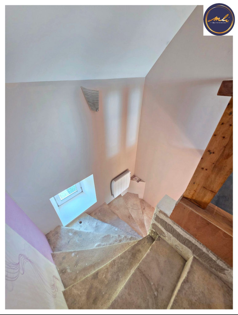 Entre CAEN et La MER- Maison de CARACTERE / 4 chambres – avec DEPENDANCES et revenus locatifs