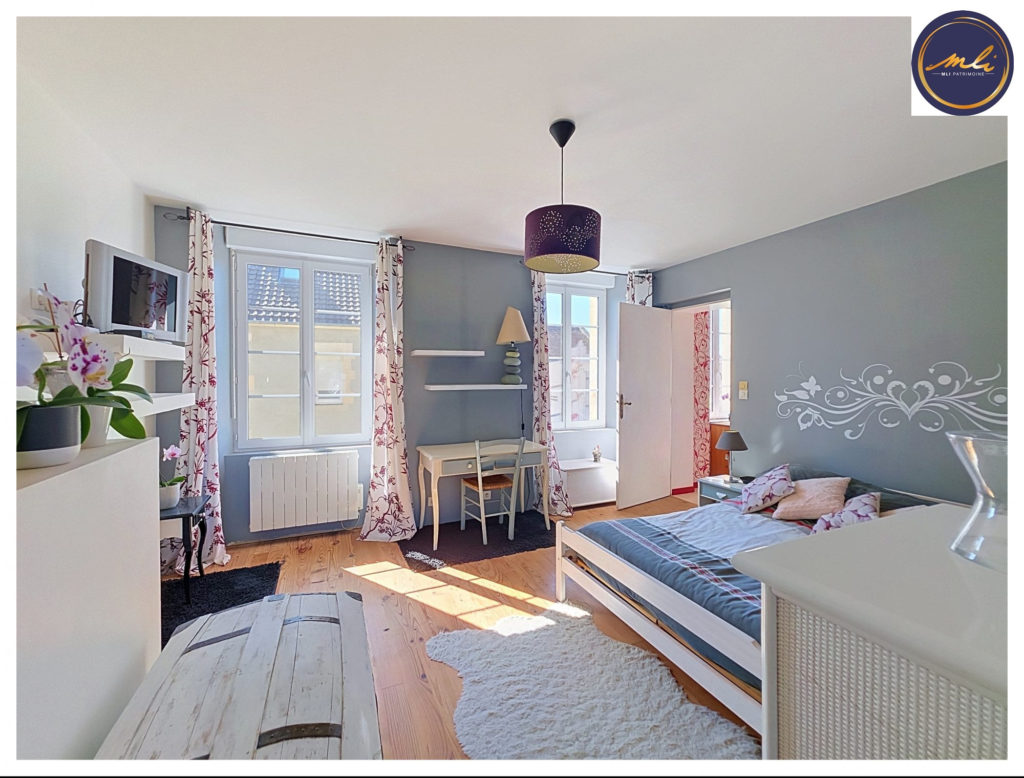 Entre CAEN et La MER- Maison de CARACTERE / 4 chambres – avec DEPENDANCES et revenus locatifs