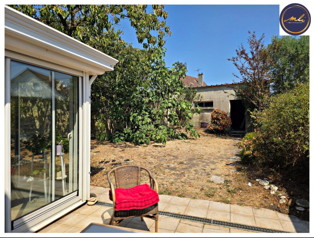 Maison de 185 m² en PIERRE XIXe- 3 chambres, jardin, garage, grenier dépendance et charme.