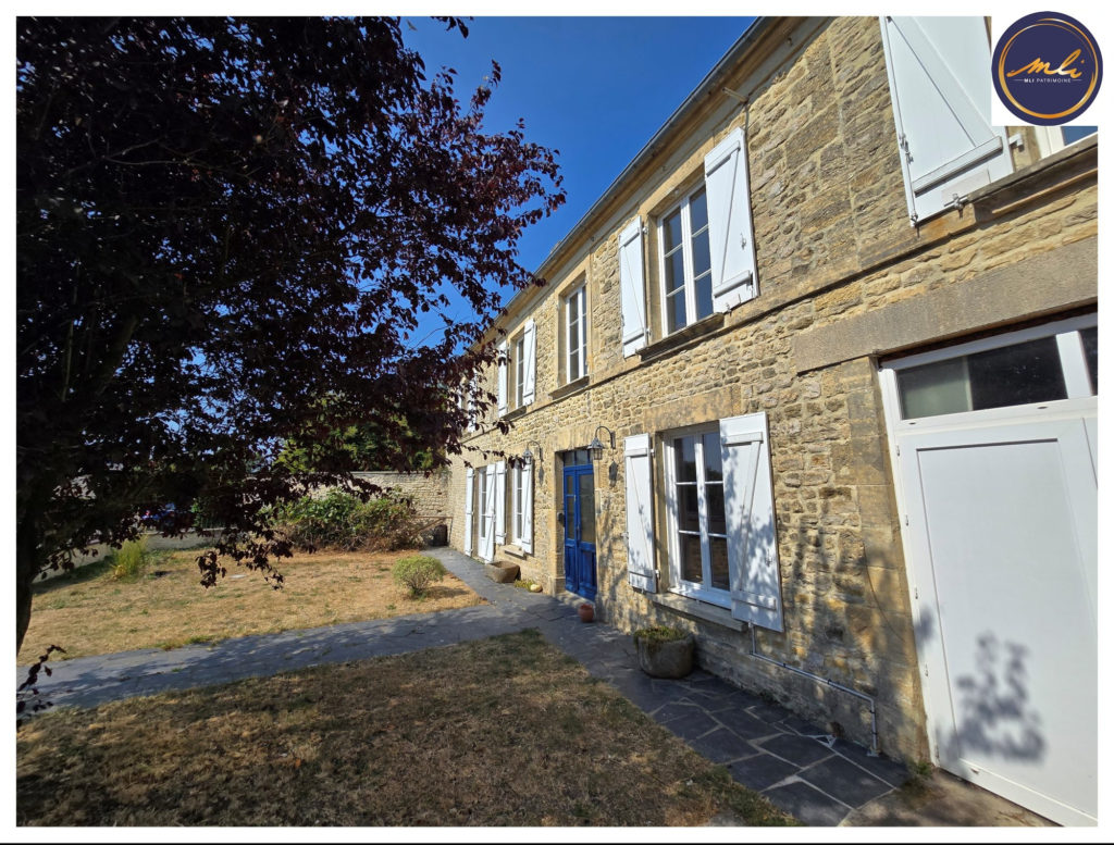 Maison en Pierre de 185 m² du XIXe- 3 chambres, jardin, garage, grenier dépendance et charme.