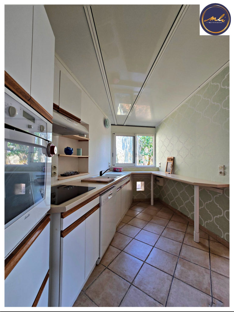Maison de 185 m² en PIERRE XIXe- 3 chambres, jardin, garage, grenier dépendance et charme.