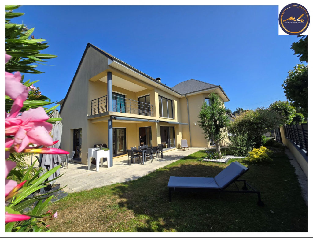A environ 100 mètres de la PLAGE- Maison contemporaine 4 chambres avec vie de plain-pied – Garage-jardin- 2h30 de Paris!