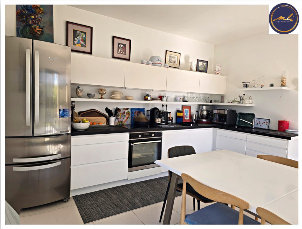 À deux pas de la mer et de la plage – Contemporaine 4 chambres, vie de plain-pied, garage et jardin