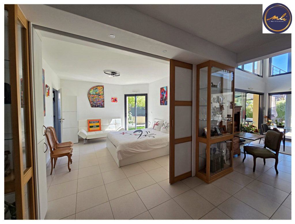 À deux pas de la mer et de la plage – Contemporaine 4 chambres, vie de plain-pied, garage et jardin
