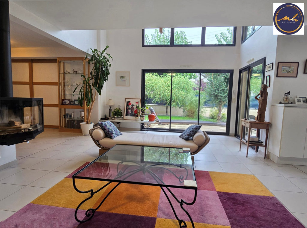 À deux pas de la mer et de la plage – Contemporaine 4 chambres, vie de plain-pied, garage et jardin